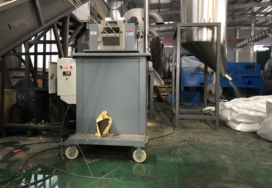 Pp Pe Plastic Recycling Film Bags Pelletizing Machine